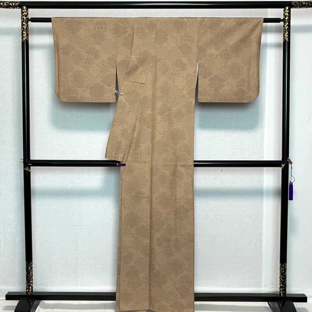 D155 本場結城紬　雪輪　正絹　着物　袷　極美品