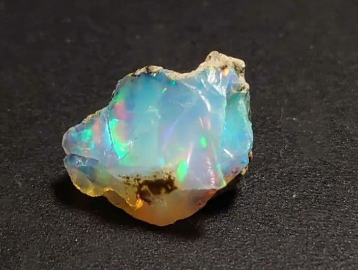 プレシャスオパール 原石 虹　ジュエリー　グレード　エチオピアウェロ産　鉱物標本