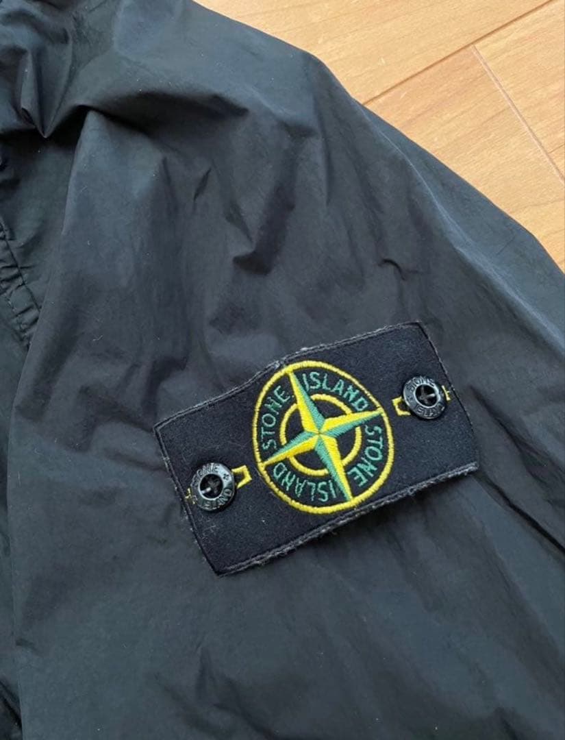 ブラック ナイロンジャケット