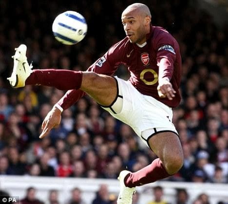 【送料無料】 アーセナル　ティエリ・アンリ　アウェイ （04-05) (M)