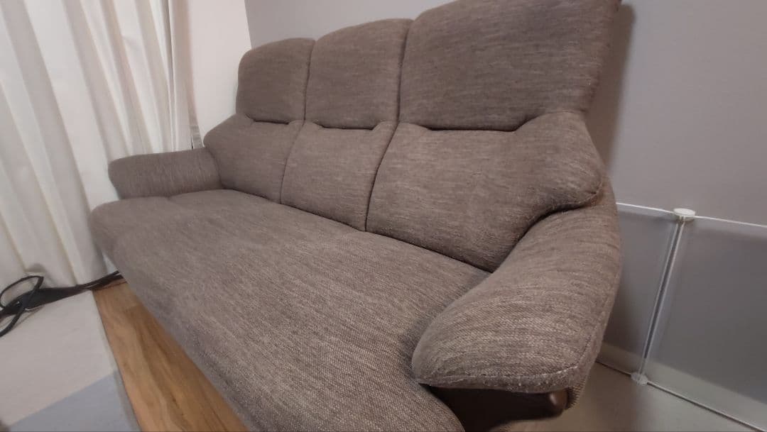 ニトリ　3人掛け布張りソファ(コウテイ3DR-DMO)