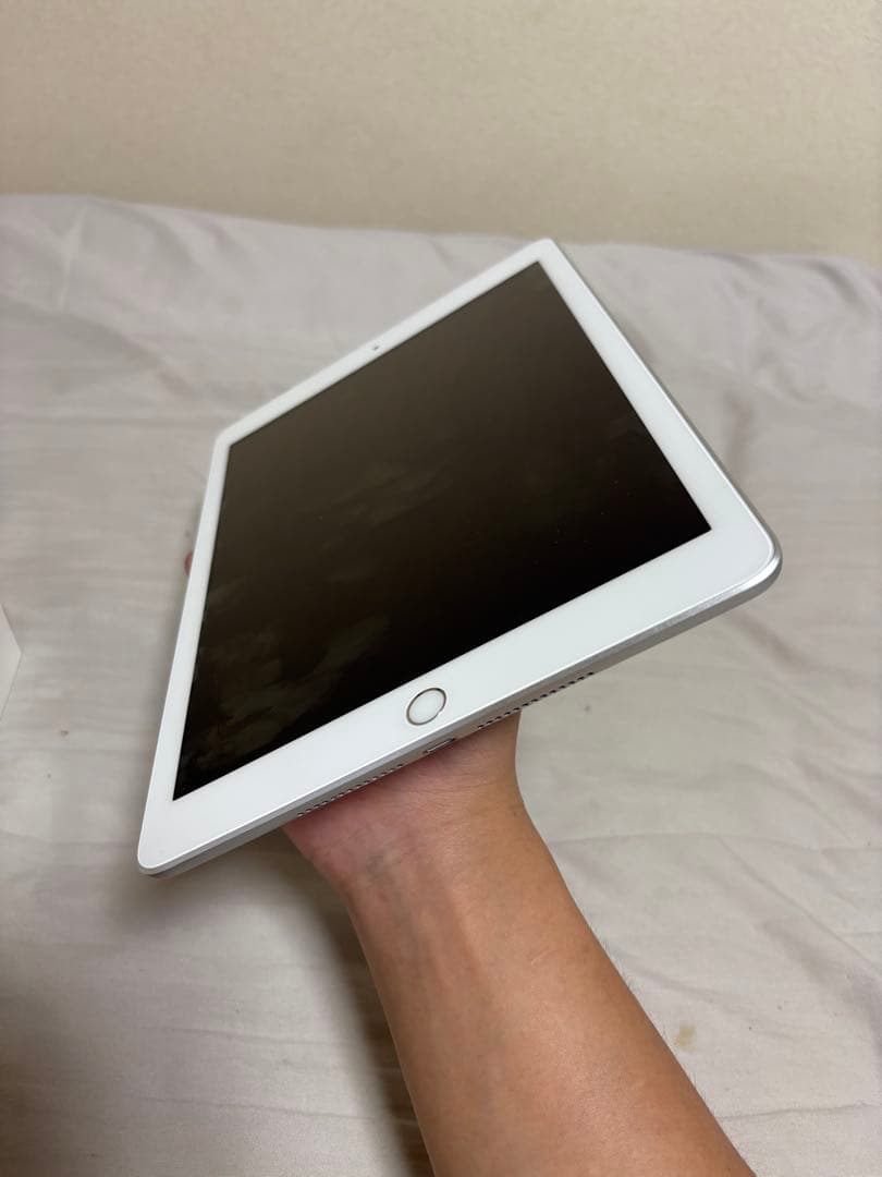 Apple iPad (第6世代) 32GB バテッリ容量98%