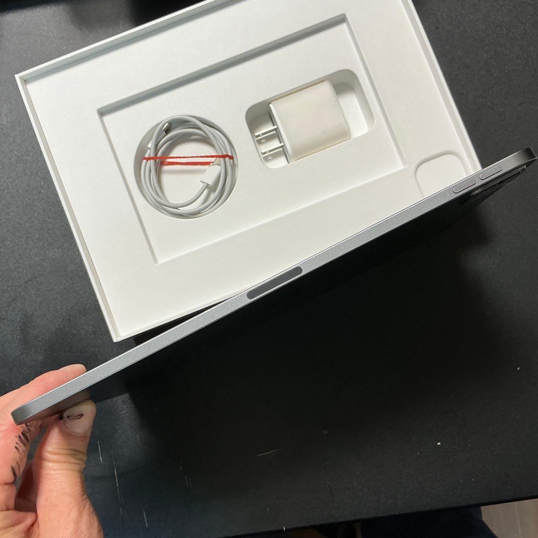 ★美品iPadPro 11インチ　第2世代　128GB WiFi バッテリ88％