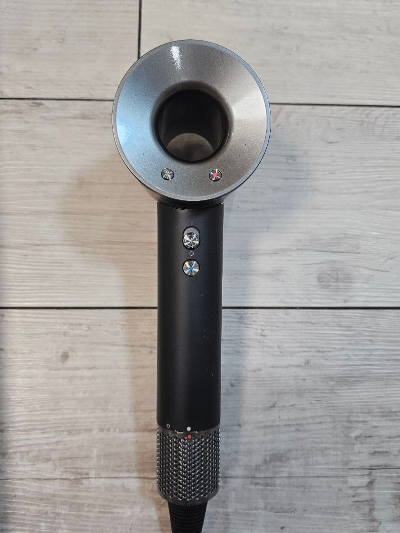 年始限定価格保証付き　ダイソン　メンテナンス済み　dyson hd08　ブラック