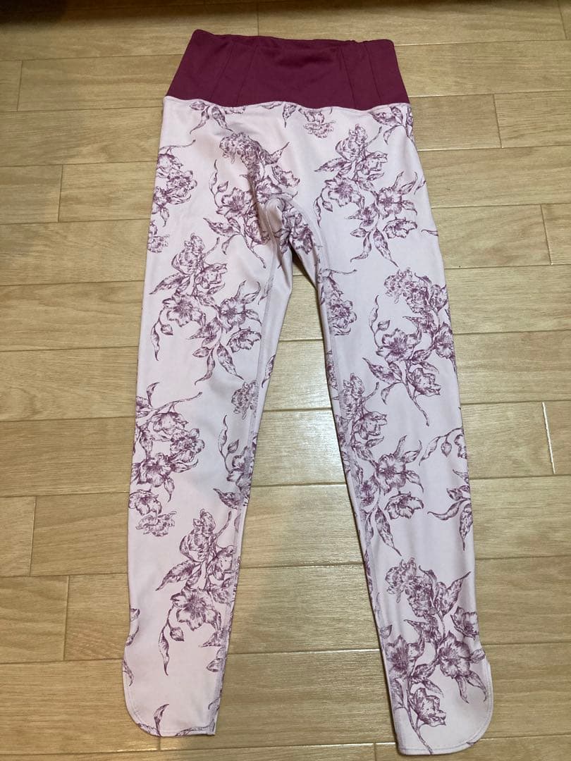 SUKALA ヨガウエア　上下セット　Mサイズ