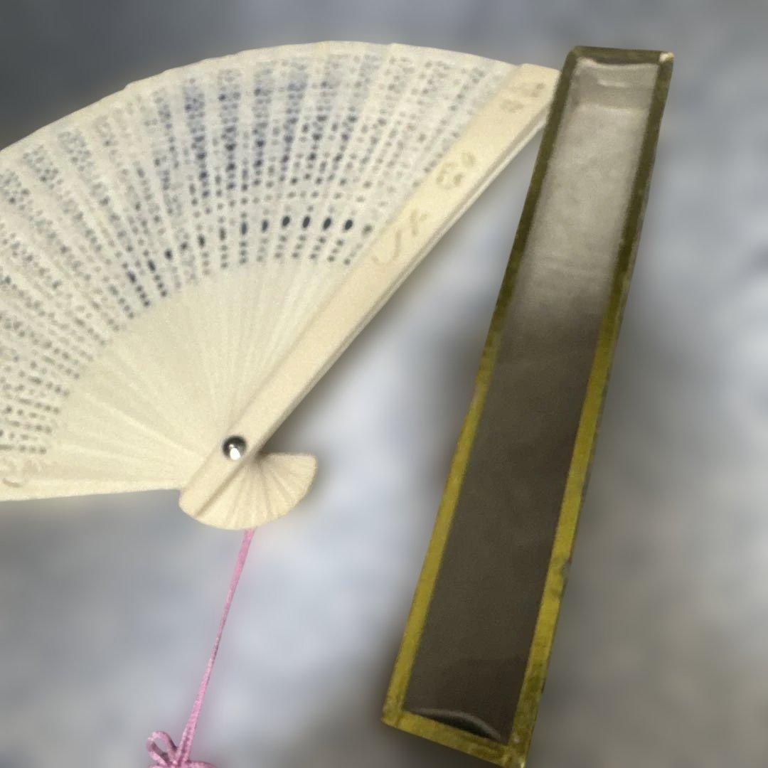 天然材質 マンモス 牙 猛犸 骨 透かし彫りのアイボリー扇子