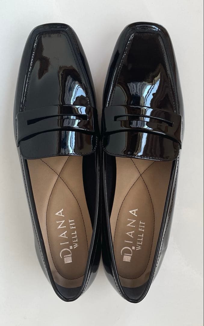 【新品】DIANA ダイアナ エナメル フラットシューズ ローファー 24.5