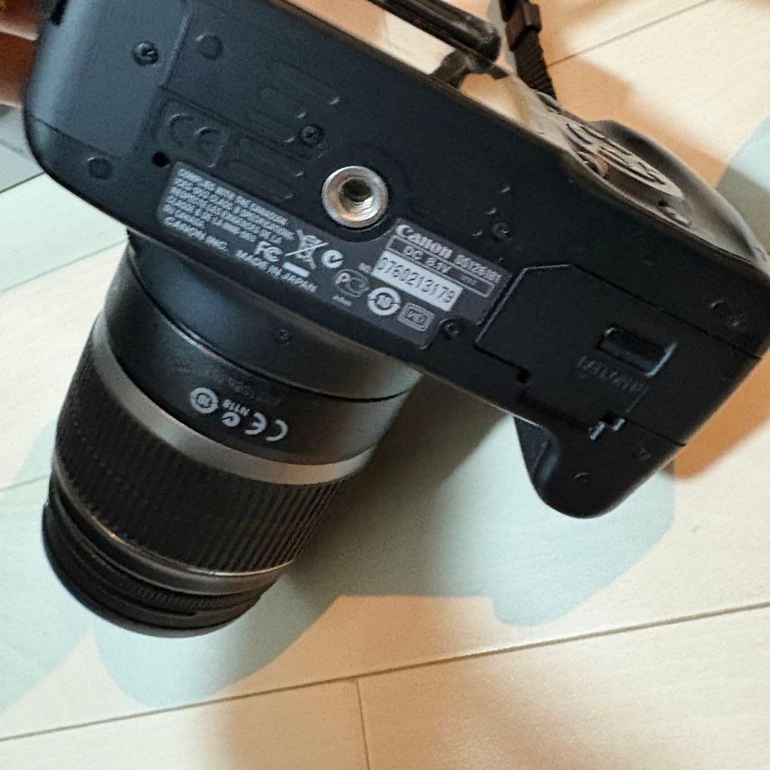 Canon キャノン　カメラ　ブラック　ジャンク品　写真　撮影　EF-S
