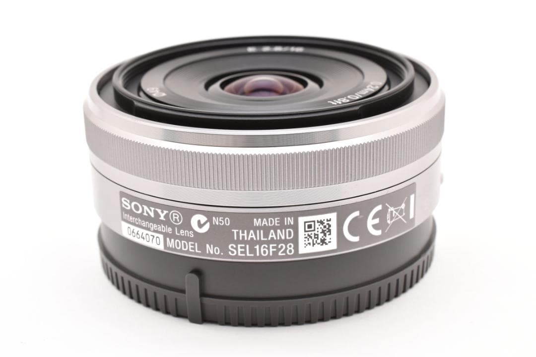 超美品 ソニー SEL16F28 16mm F2.8 AF 広角レンズ シルバー