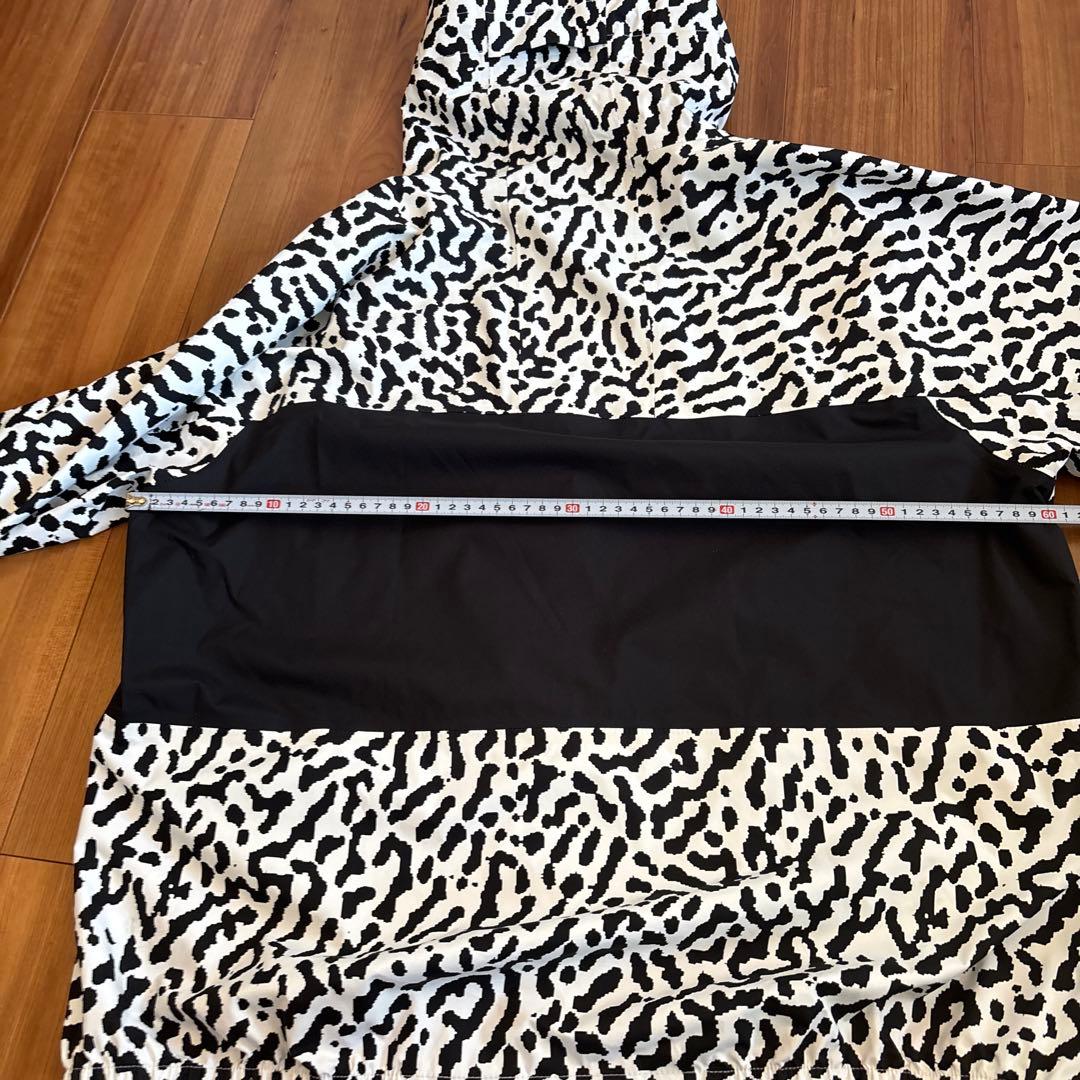 NIKE ACG : パッカブル レインジャケット 黒/白系 ゼブラ柄　Lサイズ