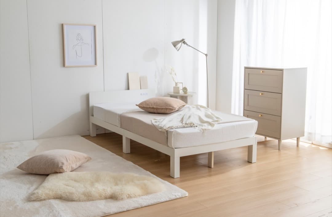 【新品未使用】コンセント付きすのこベッド 天然木 木製 シングル フレーム