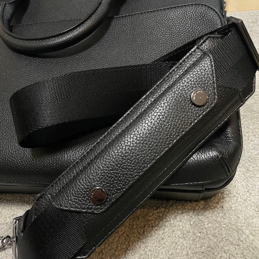 現行品　COLE HAAN バック　ビジネス　ブリーフケース　レザー　大容量