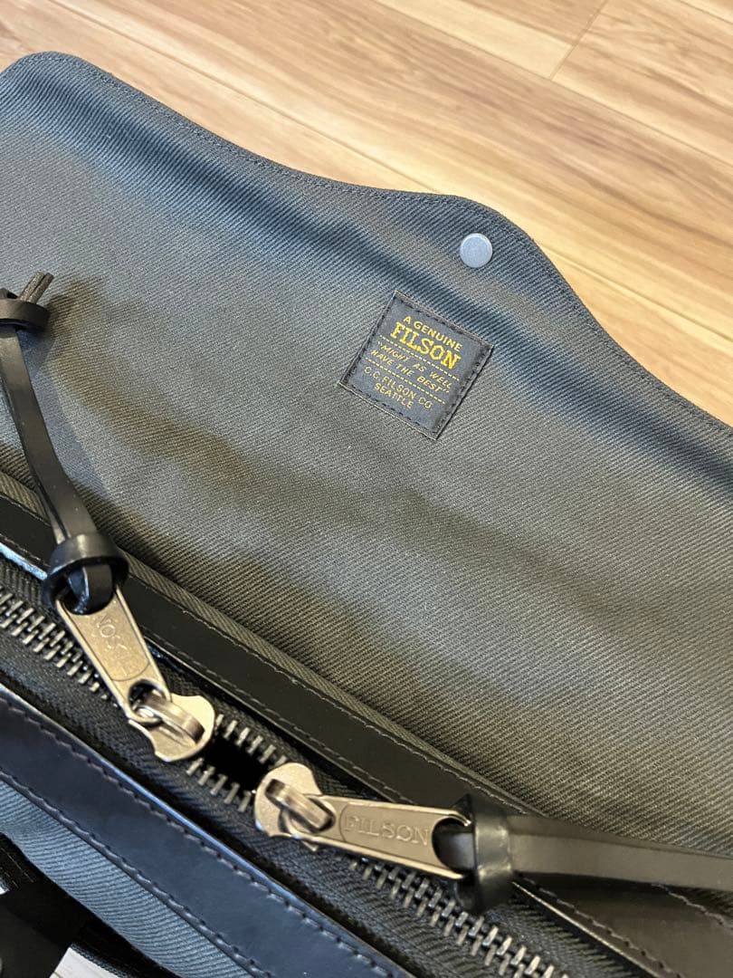 ヨーロッパ限定☆ フィルソン 定番 FILSON ラギットツイル ブリーフケース