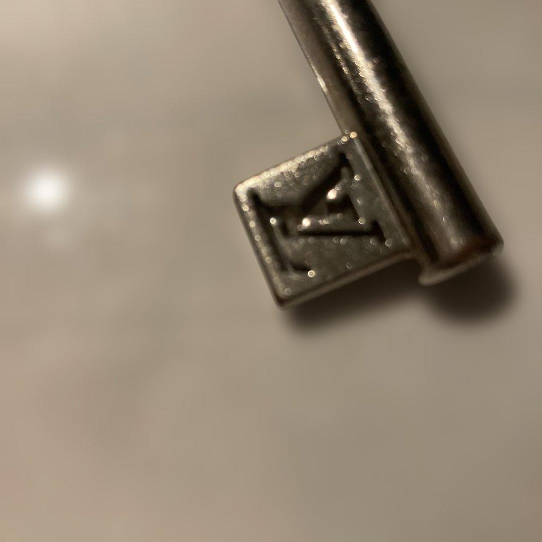 ルイヴィトン キーホルダー　&ラベンダー翡翠