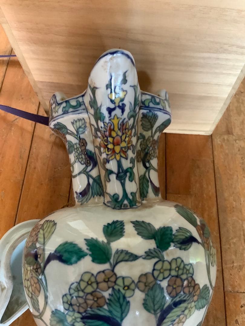 中国美術 闘彩僧帽壺　龍　大清乾隆年製　骨董　アンティーク　手描き