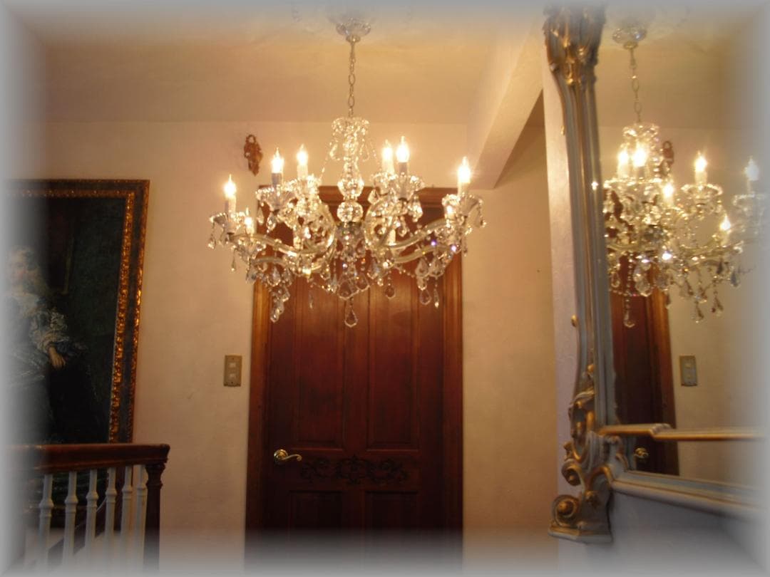 チェコ・ボヘミアンクリスタルガラス☆１２灯シャンデリア☆七色に輝く高純度・高品質