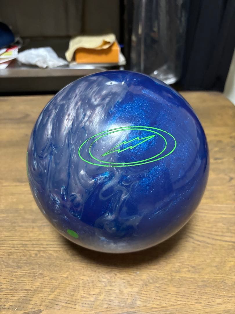 ぴろりんSTORM ROAD WARRIOR ボウリングボール 14ポンド