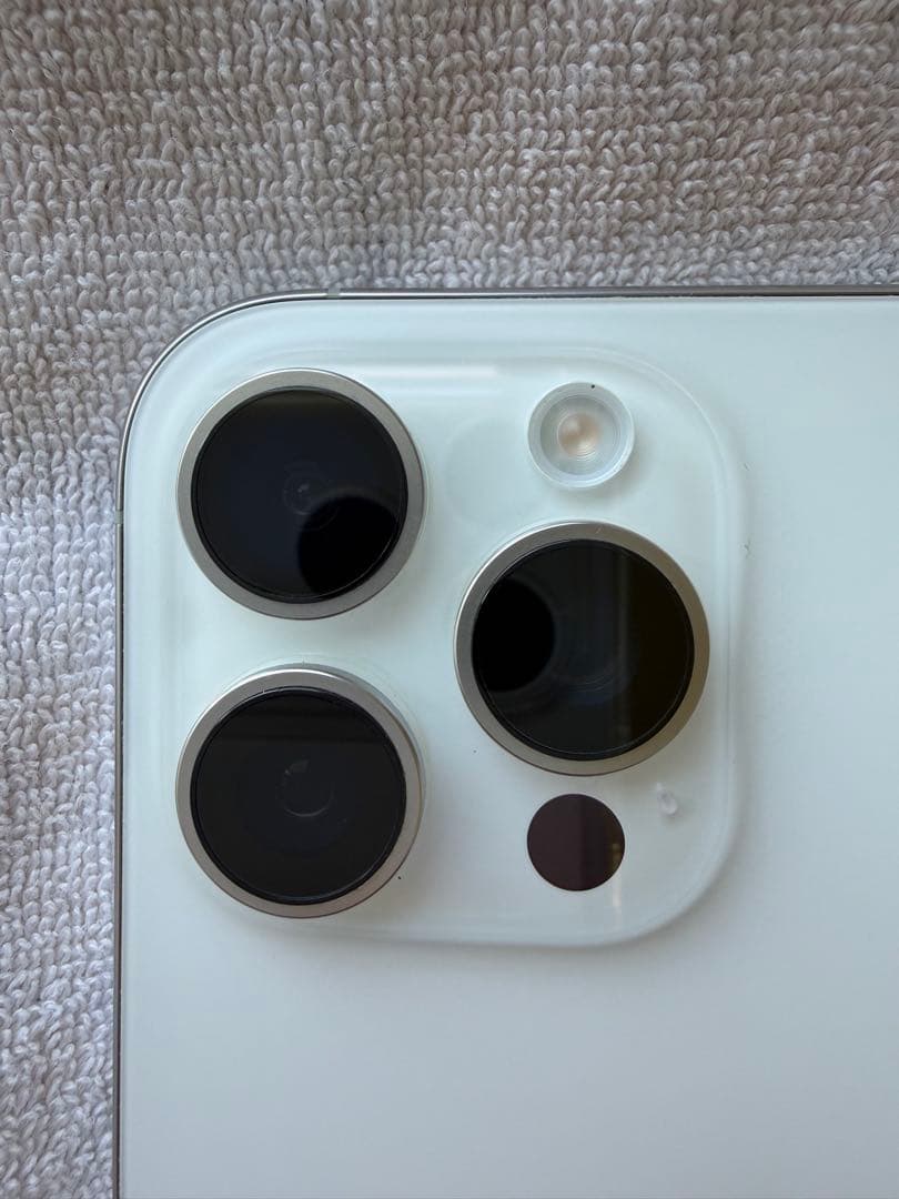 Apple iPhone 16 Pro 128GB 本体 ホワイトチタニウム