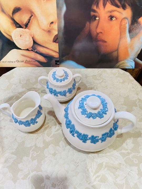 ウェッジウッド エンボスクィーンズウェア