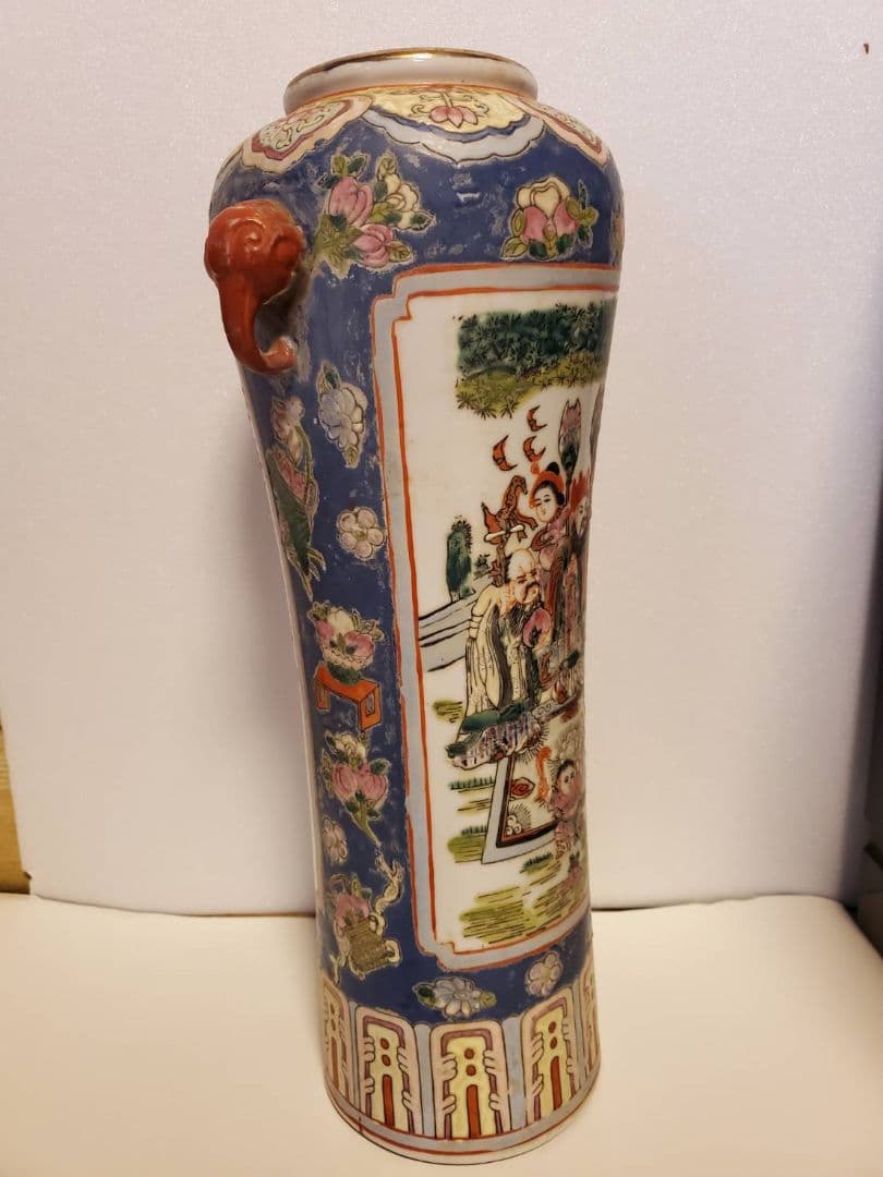 中国古玩　大清同治年製　粉彩人物図獣耳花瓶