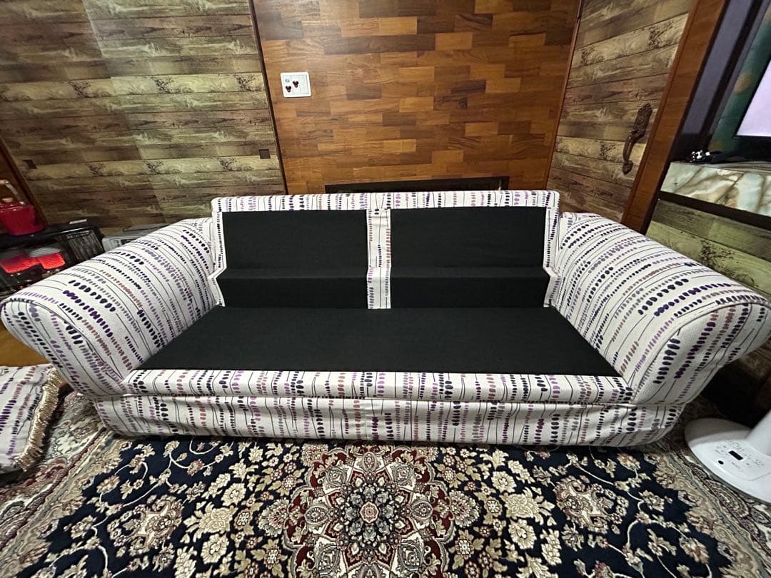 ストライプ柄 2人掛けソファ