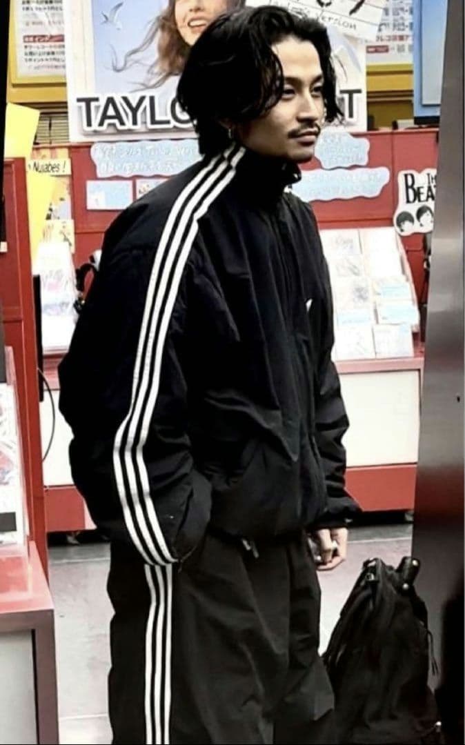 adidas adilenium オーバーサイズ トラックトップ シーズン1