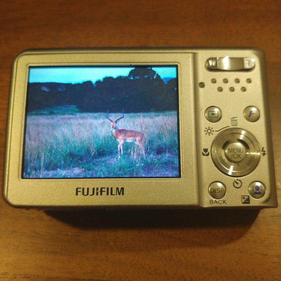 富士フィルム　Fujifilm FinePix F31fd　デジカメ