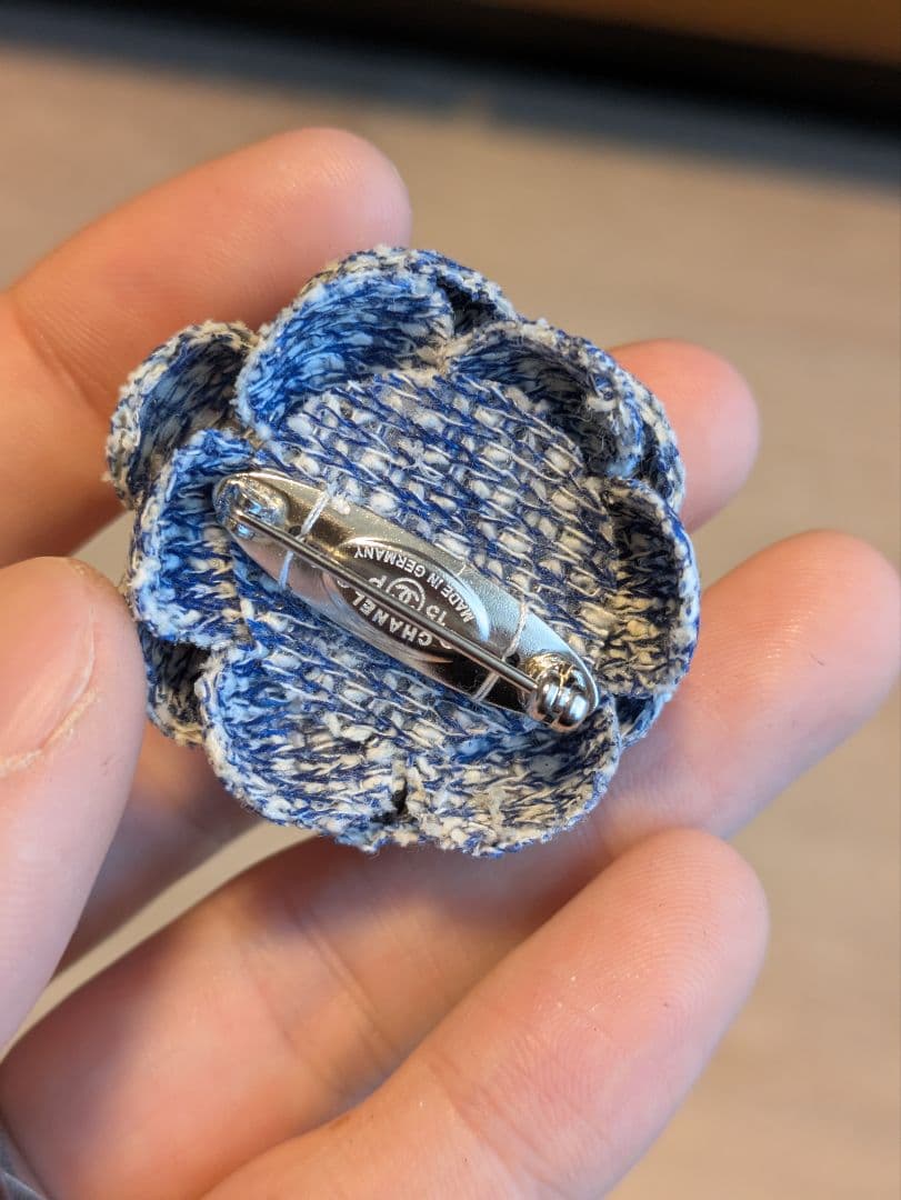 Chanel　シャネル　カメリア　ブローチ