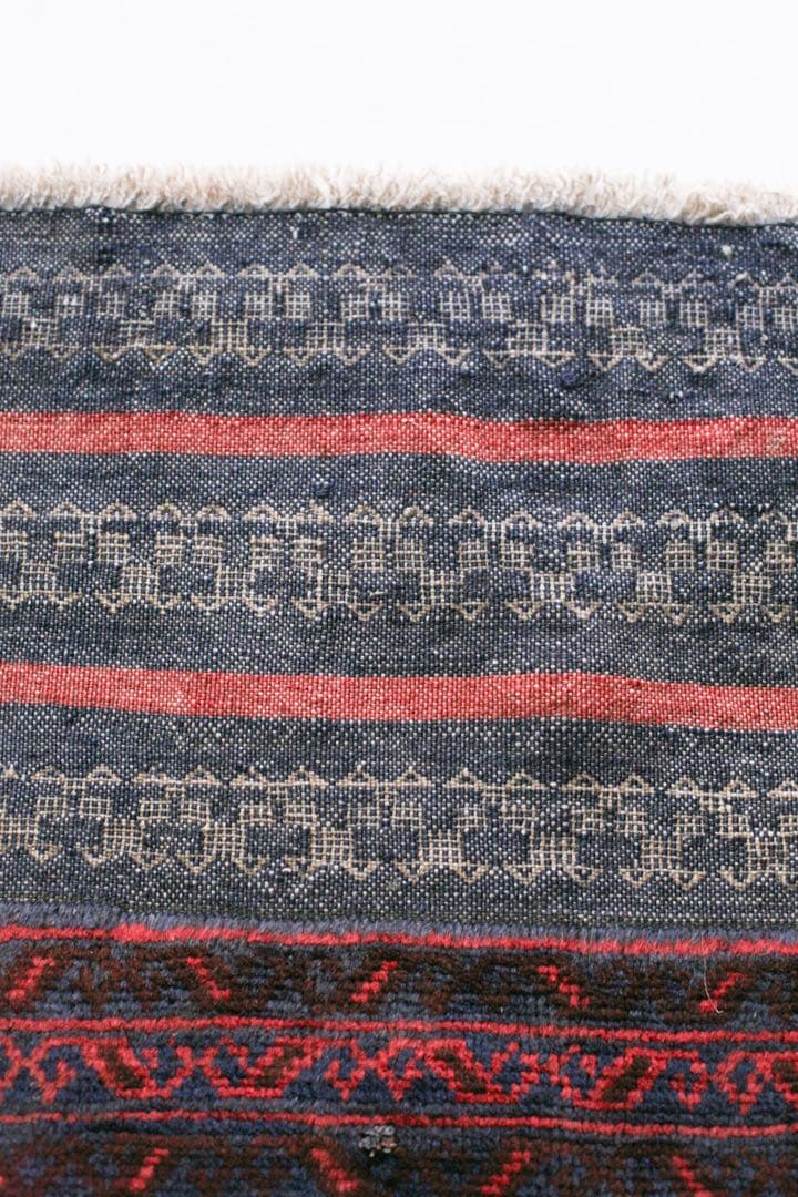 145cm×84cm バルーチ　トライバルラグ　ヴィンテージラグ　リビングサイズ