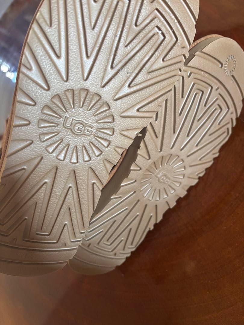 UGG ベージュ ムートンブーツ ファスナー付き