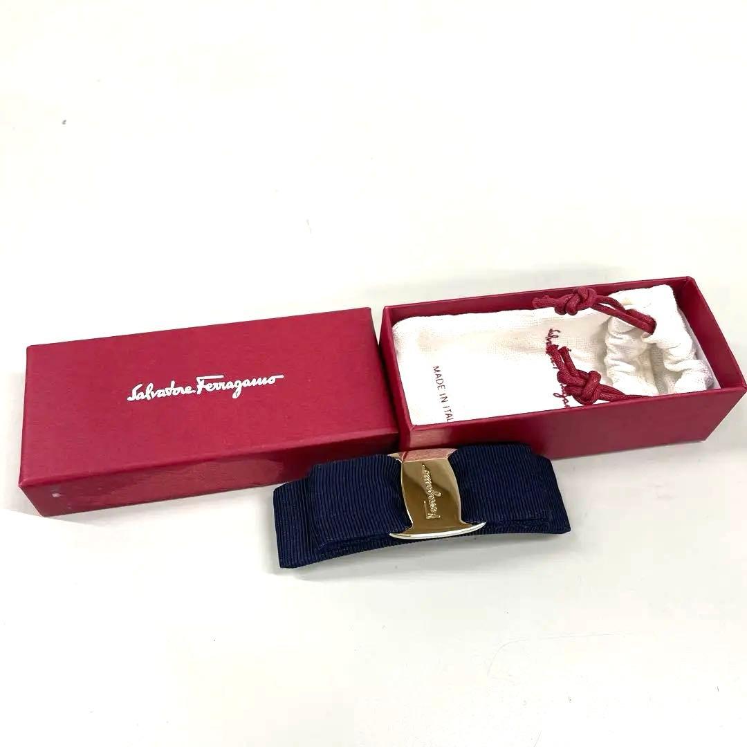 Ferragamoヴァラ⭐︎リボンバレッタ⭐︎新品同様！