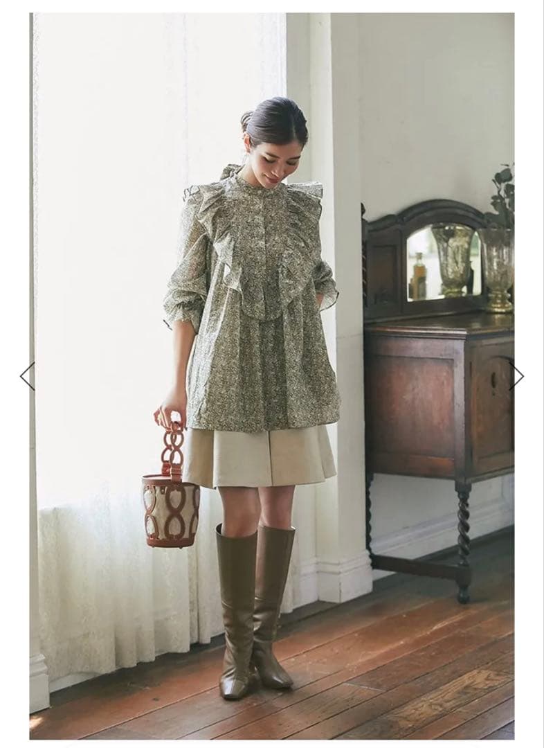 セブンテン　スクワロルプリントボウタイチュニック(アイボリー)