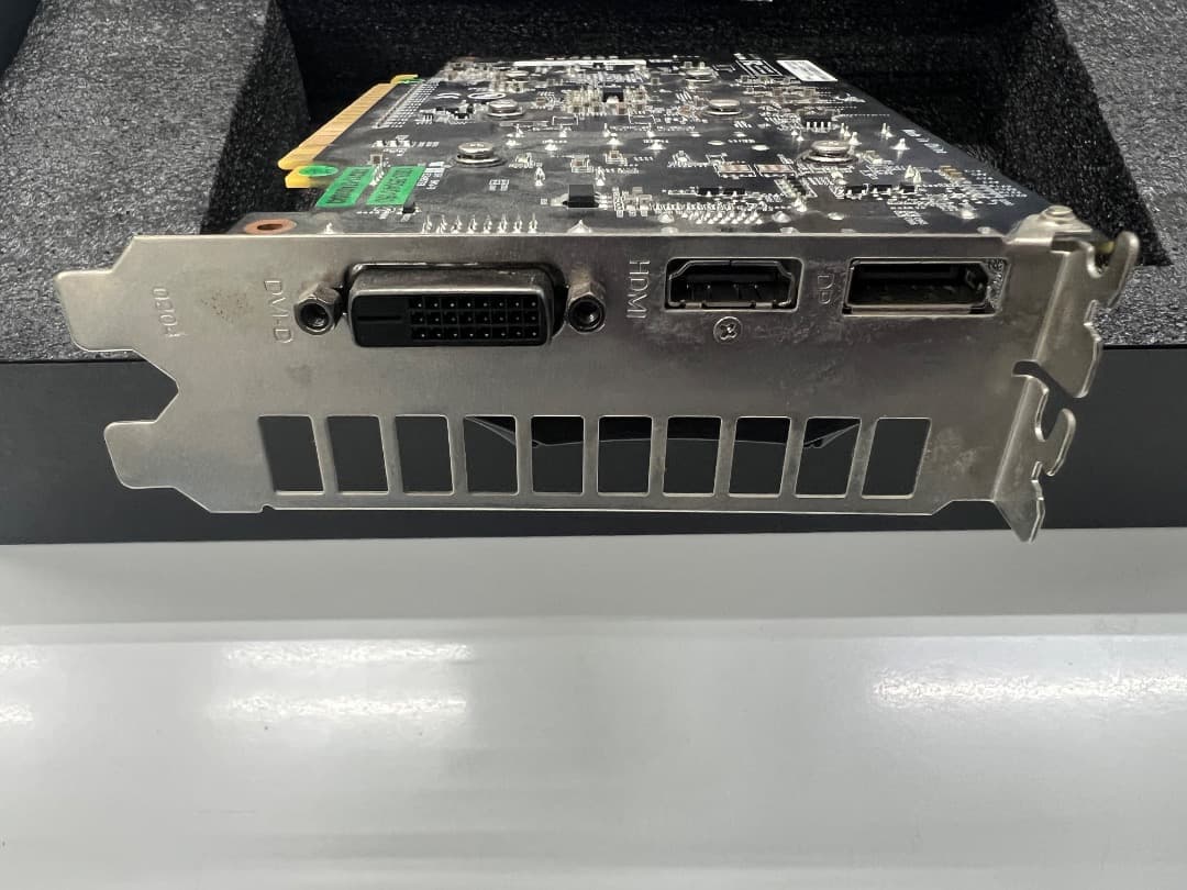 玄人志向NVIDIA GeForce GTX 1050 Ti OC本体