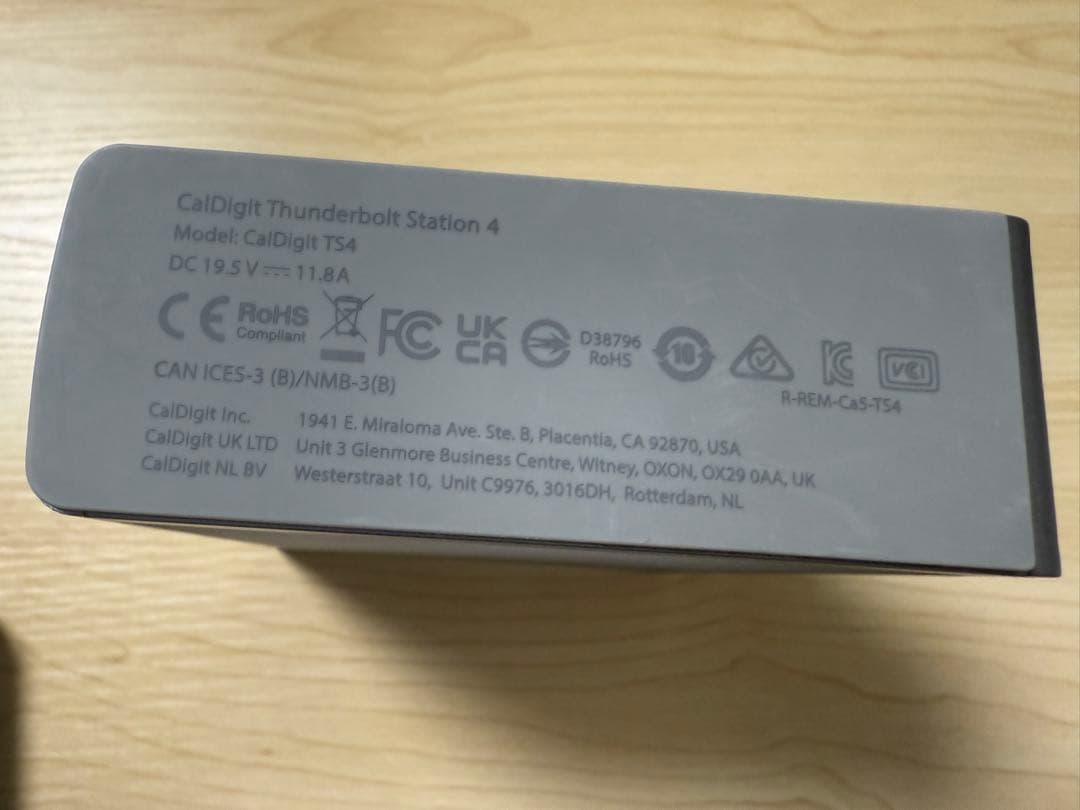 分配器・切替器 CalDigit TS4 Thunderbolt Station 4