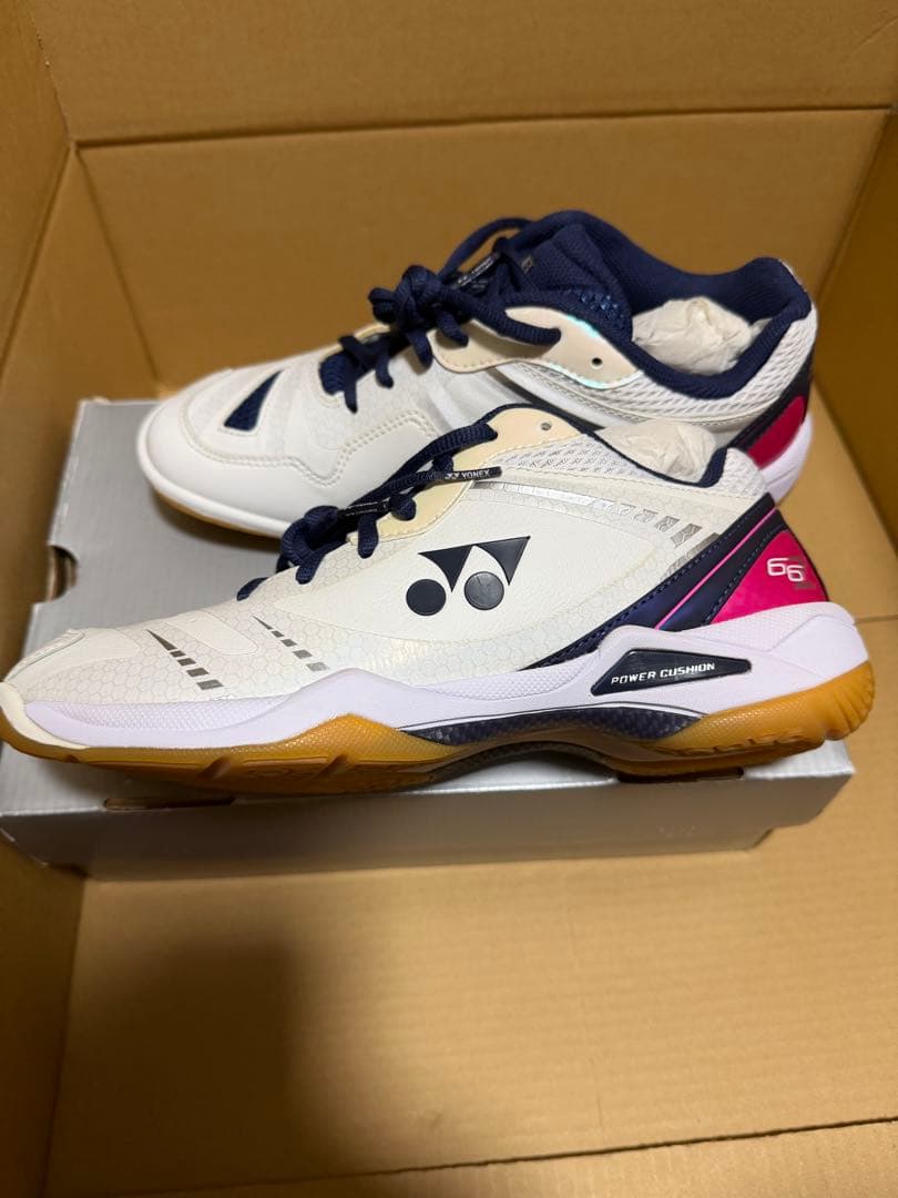 希少　新品未使用ヨネックス パワークッション66Z shb66z 25.5cm