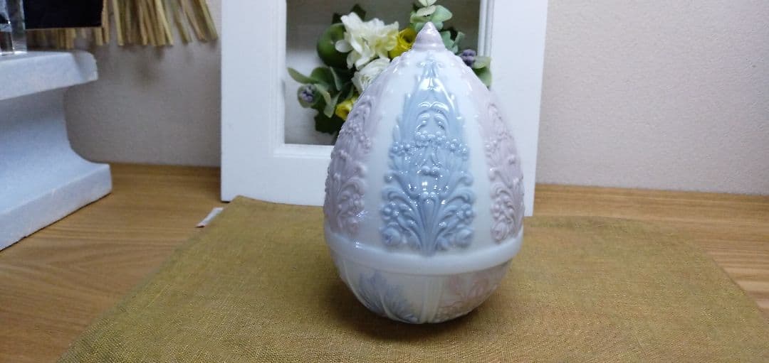 【美品】リヤドロ lladro 6617 卵の中に犬 パピー 飾り物