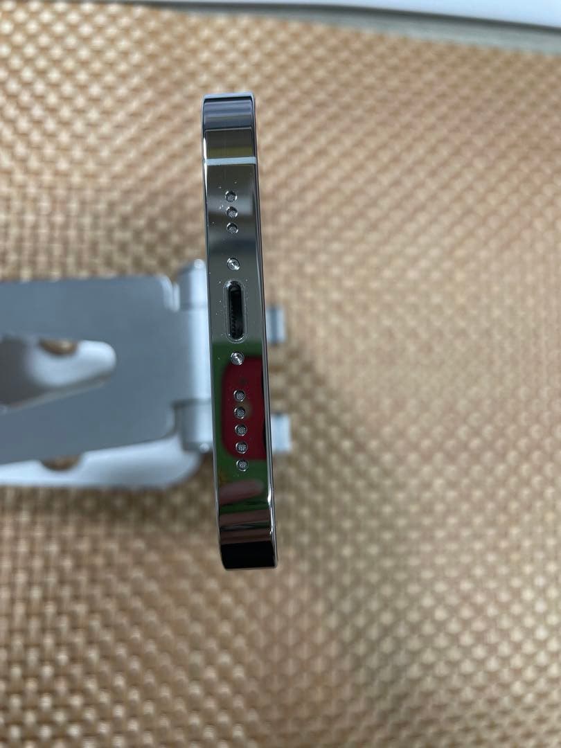 iPhone 13 Pro 256 GB シルバーSIMフリー【5602】