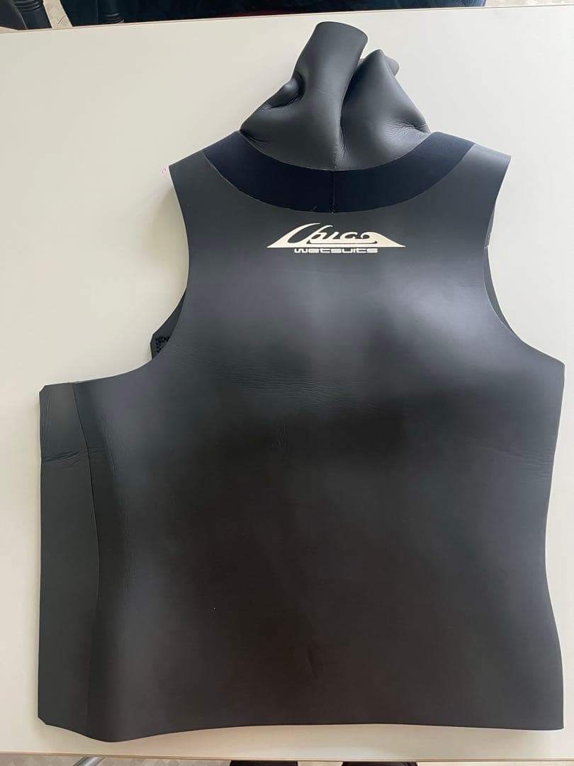 レディース　オーダー　ノースリーブ ウェットスーツベスト ブラック　5ミリ