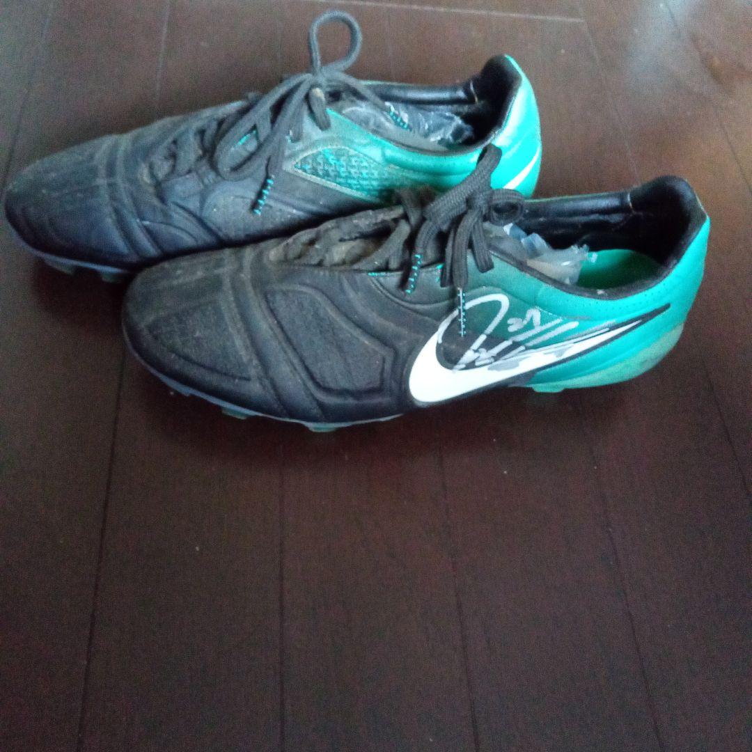 丁東浩選手実使用・直筆サイン入りスパイク　U-23韓国代表時代