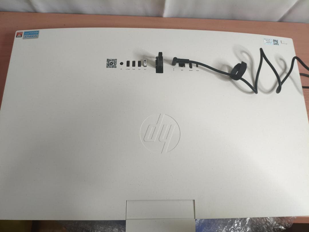 HP Core ultra 7搭載 27インチタッチ対応一体型PC スタンド欠品