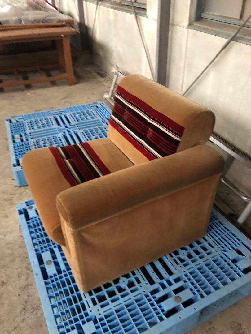 左肘付きソファ