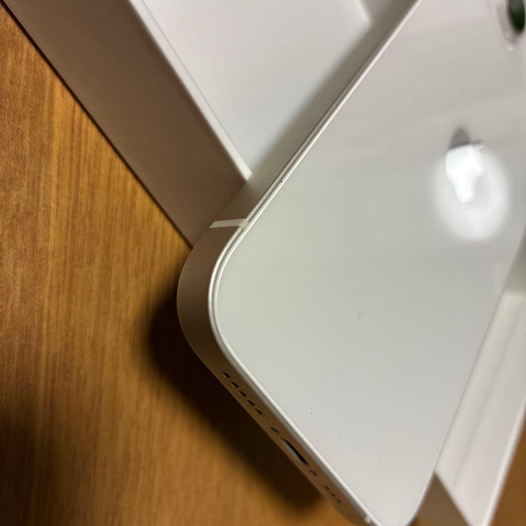 Apple iPhone 13 ホワイト 本体 充電ケーブル付