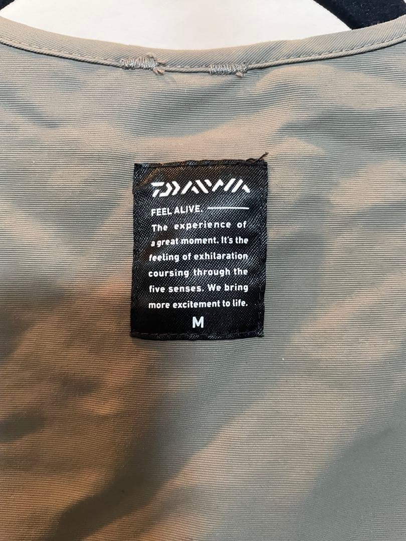 ほぼ未使用品　ダイワ　渓流ベストとキャップのセット