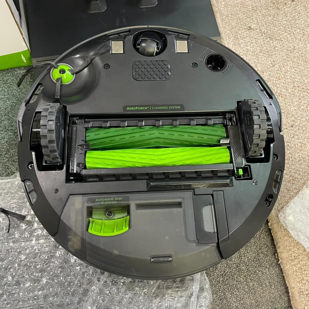 Irobot roomba j7+　ルンバ j7+