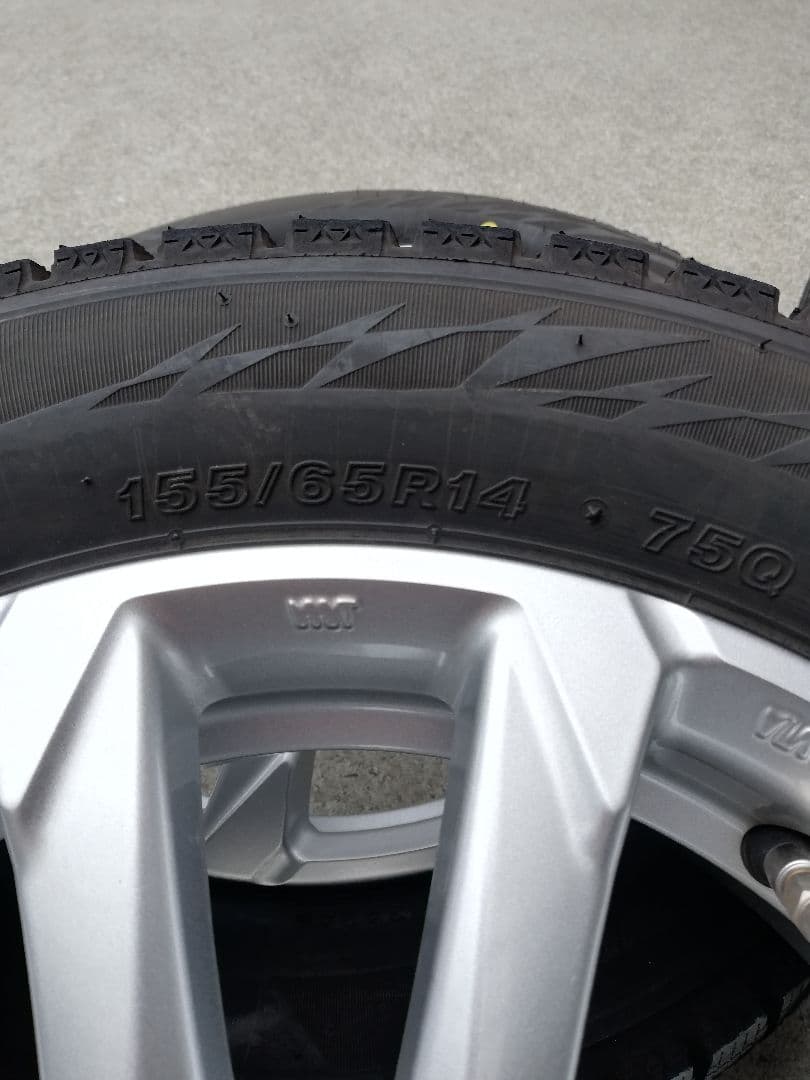 14インチ ブリザック スタッドレスタイヤ ホイールセット