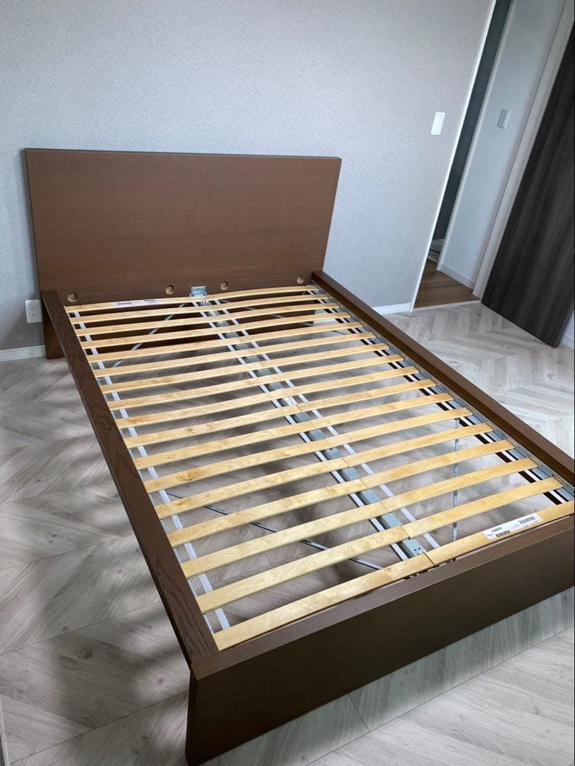 ブラウン IKEA ダブルベッドフレーム 木製