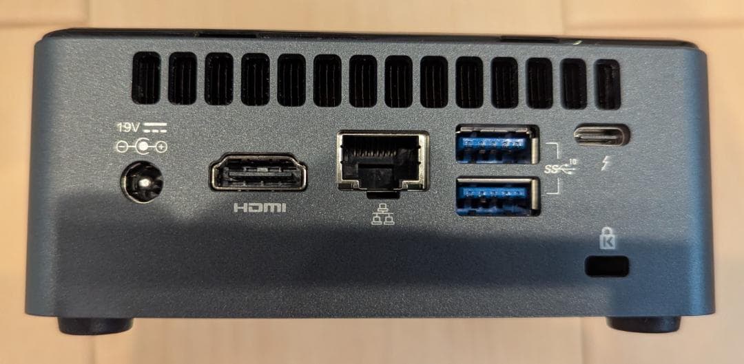 ミニPC Intel NUC10i7 32GB / 256GB / Win 11 Pro