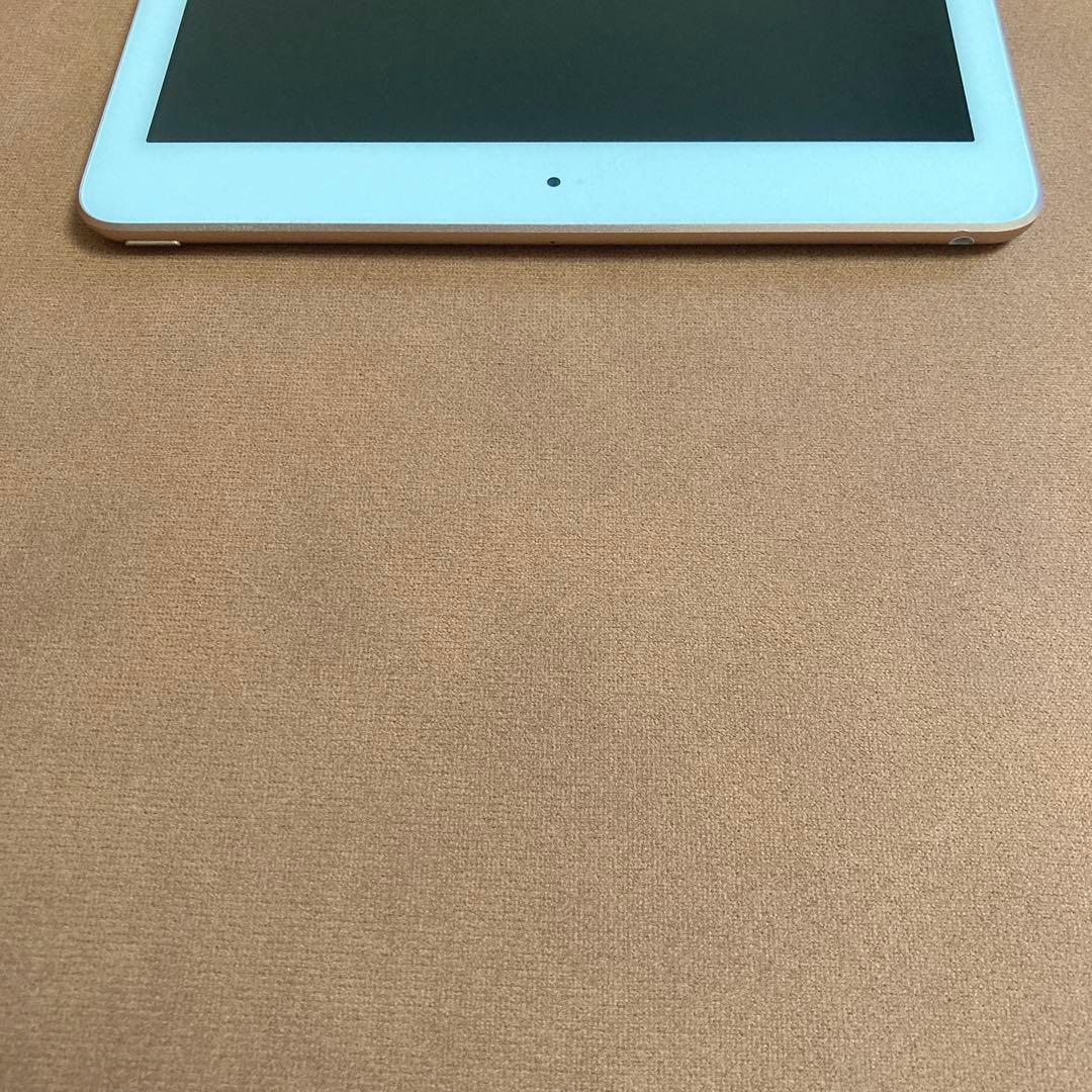 1064 電池良好☆比較的美品☆iPad6 第6世代 32GB WIFIモデル☆