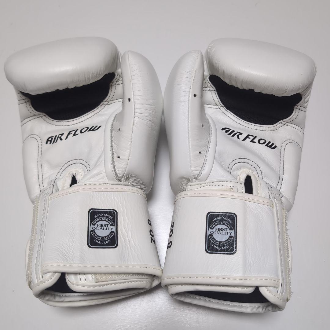 未使用級　TWINS　ツインズ SPECIAL ボクシンググローブ　8OZ　白