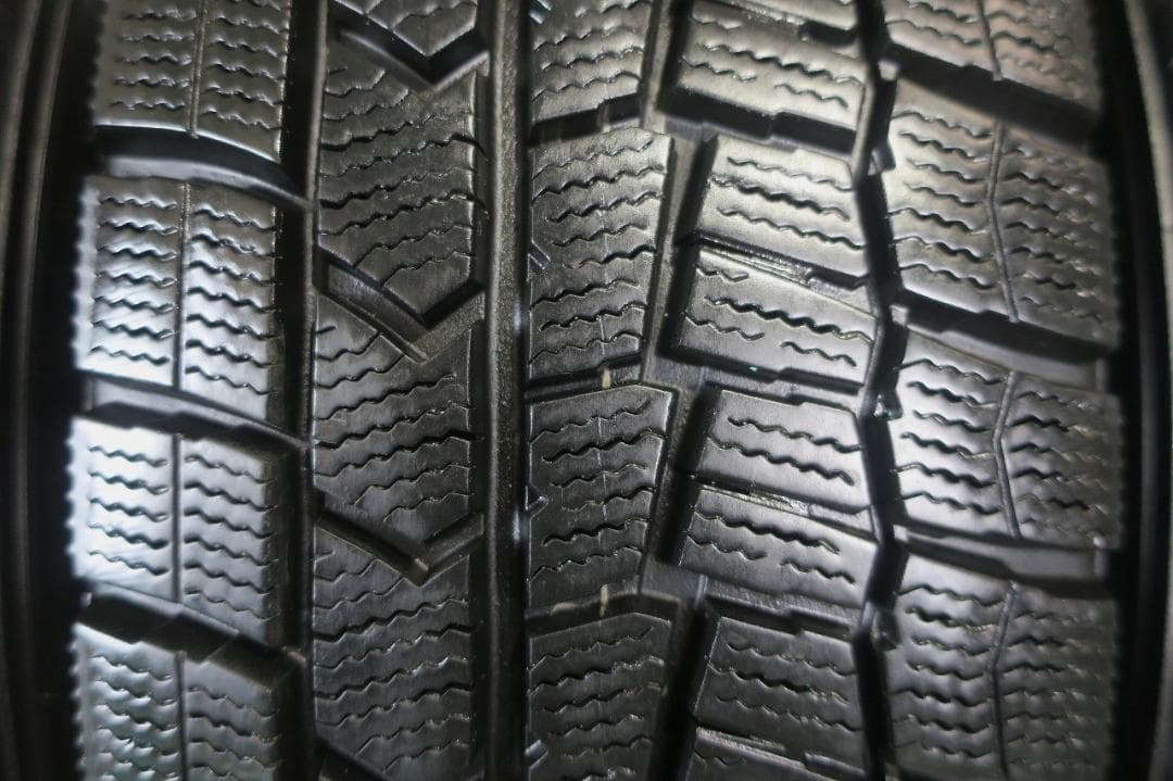 美品 トヨタ純正 170系シエンタ 極上山 国産スタッドレス 185/60R15